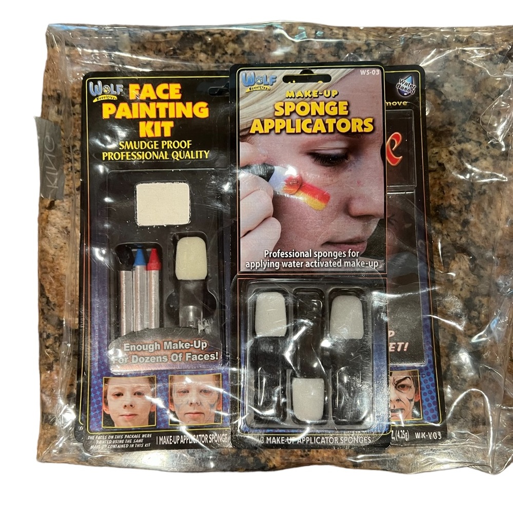 New Wolf 4 Piece Halloween Makeup Kit OS